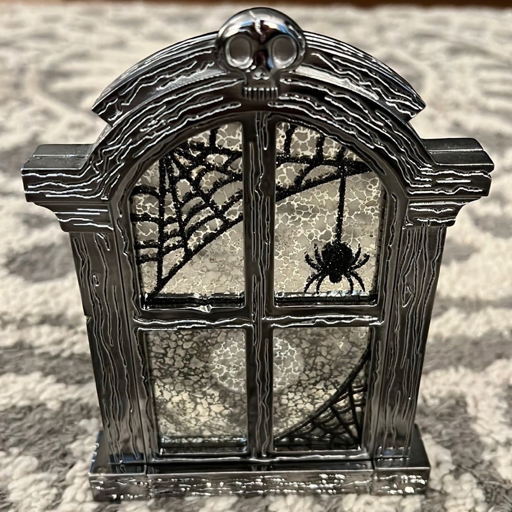 Bath & Body Work Halloween spiderweb window single-wick candle holder, NWT!